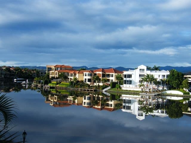 50 Montevideo Drive, CLEAR ISLAND WATERS QLD 4226, Clear Island Waters - Thumbnail 2