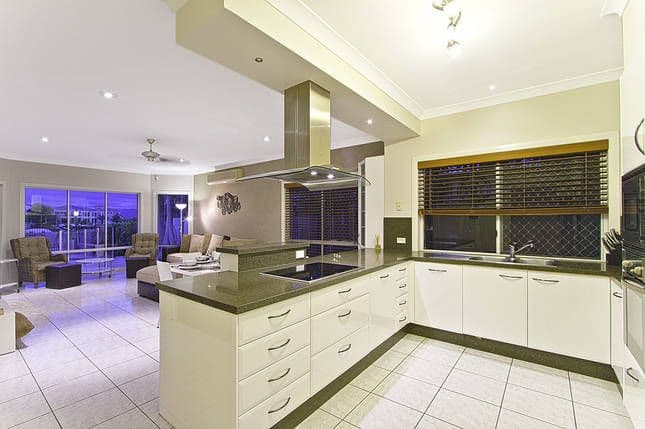 50 Montevideo Drive, CLEAR ISLAND WATERS QLD 4226, Clear Island Waters - Thumbnail 6