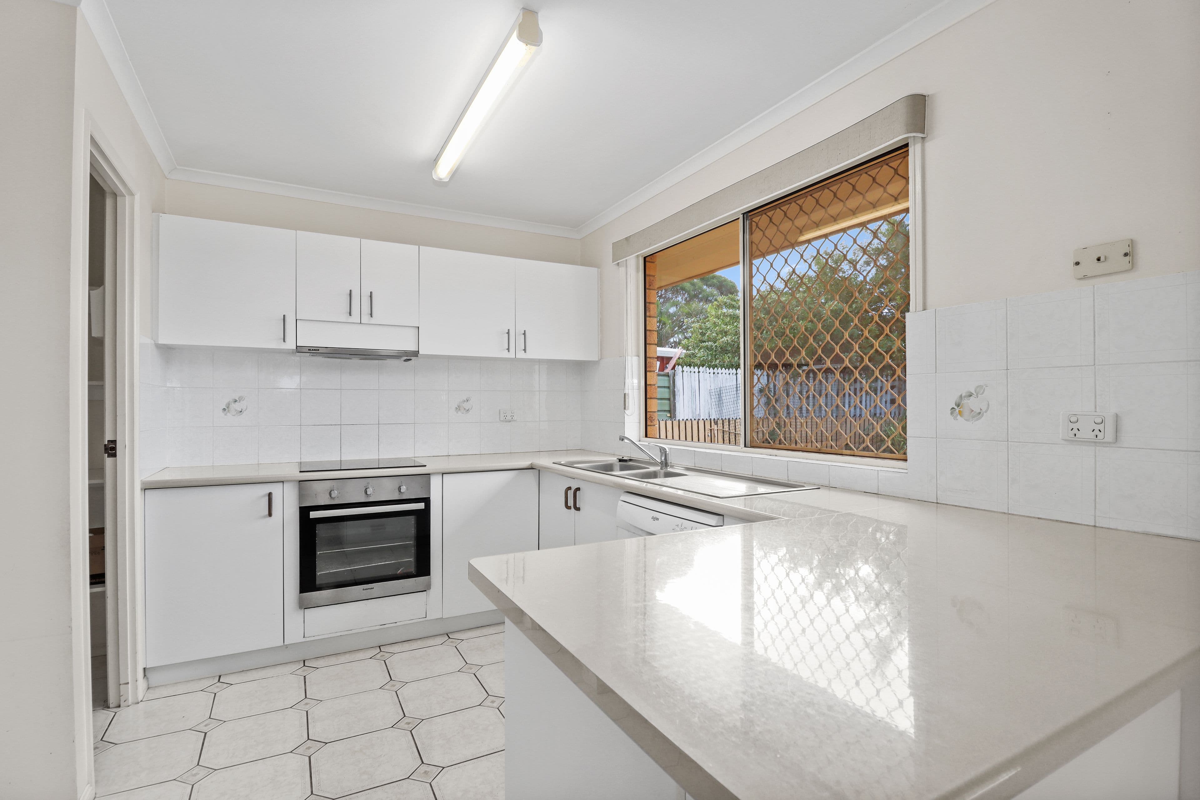 33 Aimee Drive, Urangan QLD 4655, Urangan - Thumbnail 4