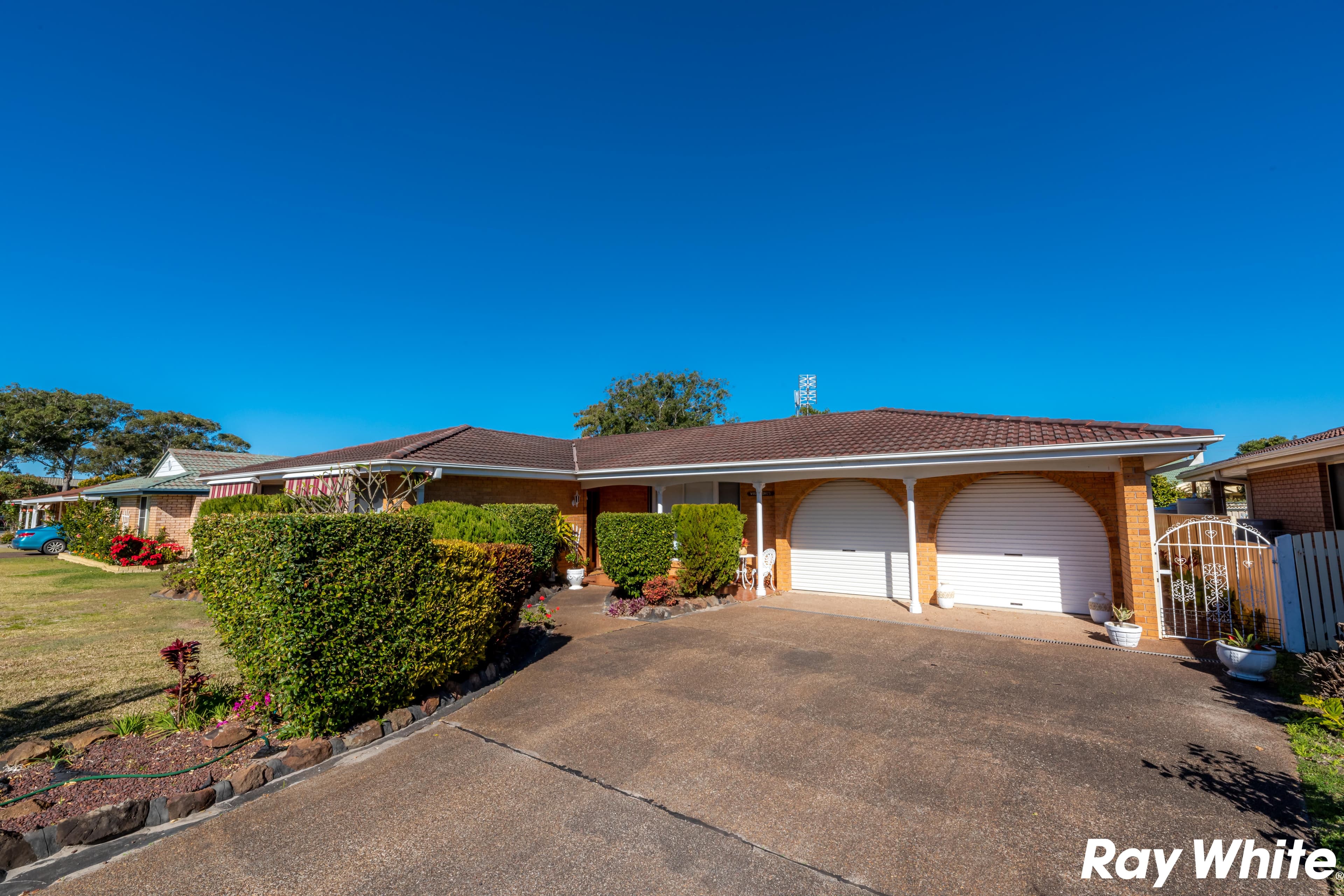 12 Flora Parade, Tuncurry - Image 1