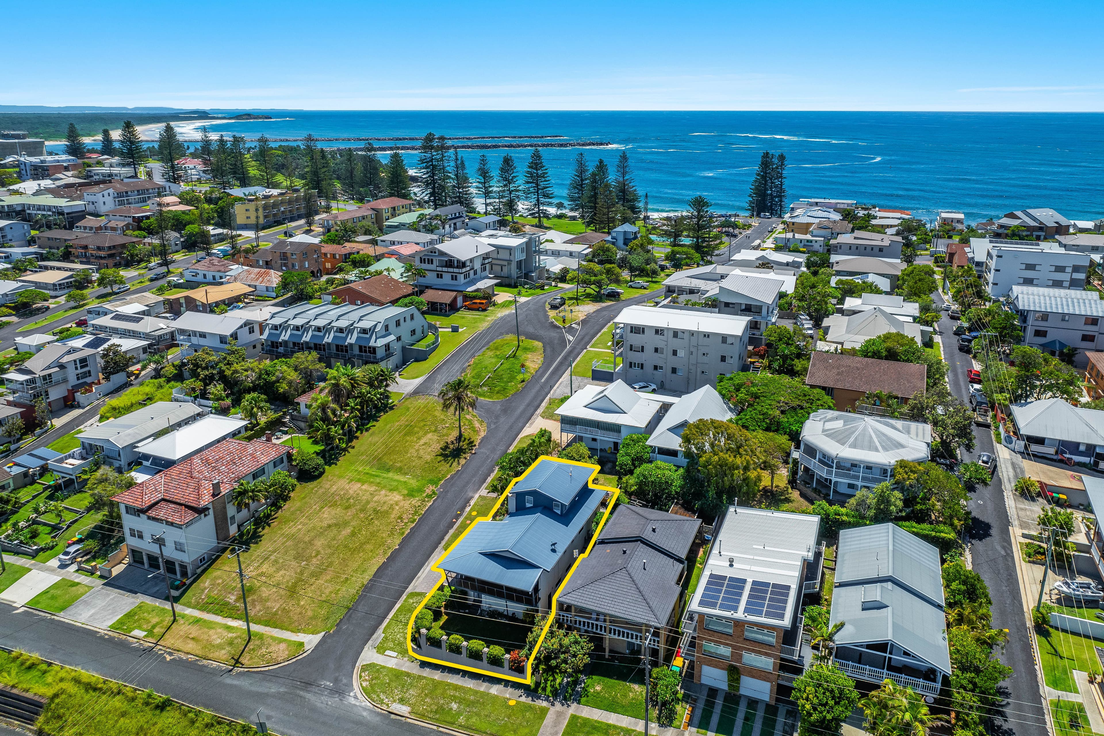 28 Queen Street, Yamba NSW 2464, Yamba - Image 1