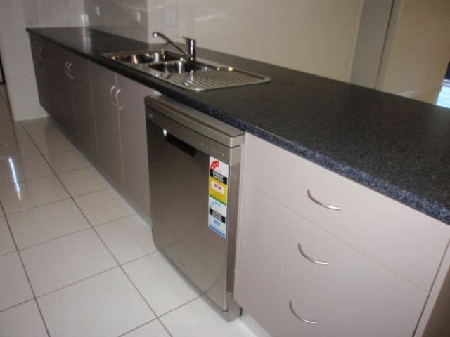 6 Eagle Street, Emerald QLD 4720, Emerald - Thumbnail 4