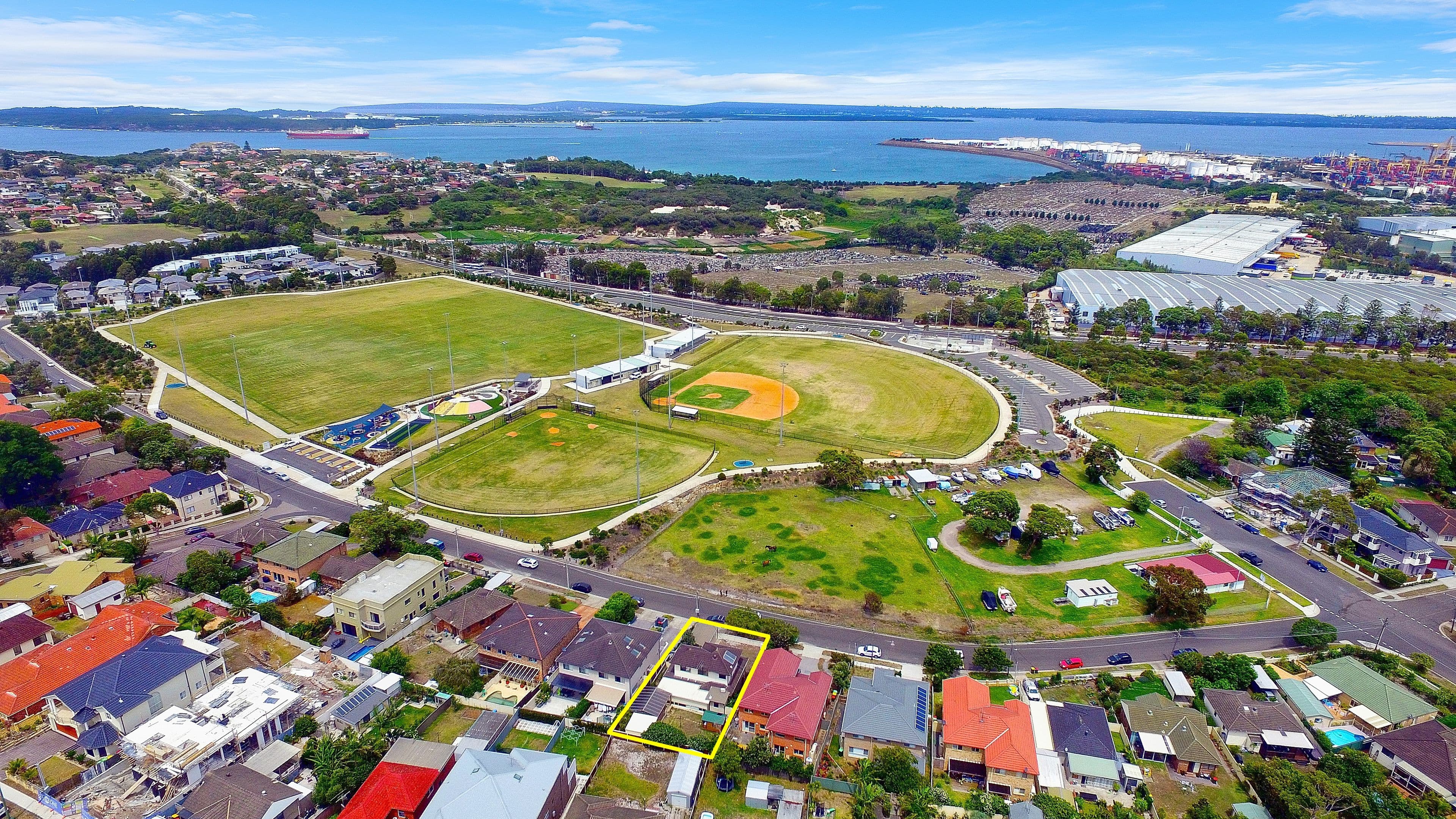 17 Hastings Avenue, Chifley - Thumbnail 2