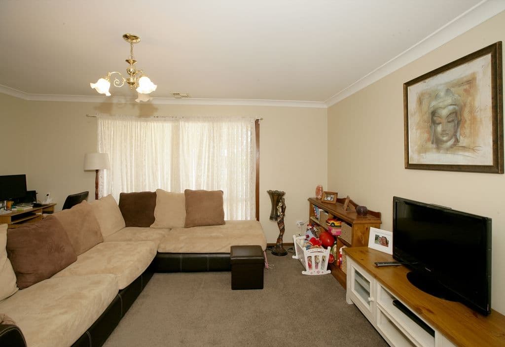 5 Overdale Drive, Bourkelands NSW 2650, Bourkelands - Thumbnail 3