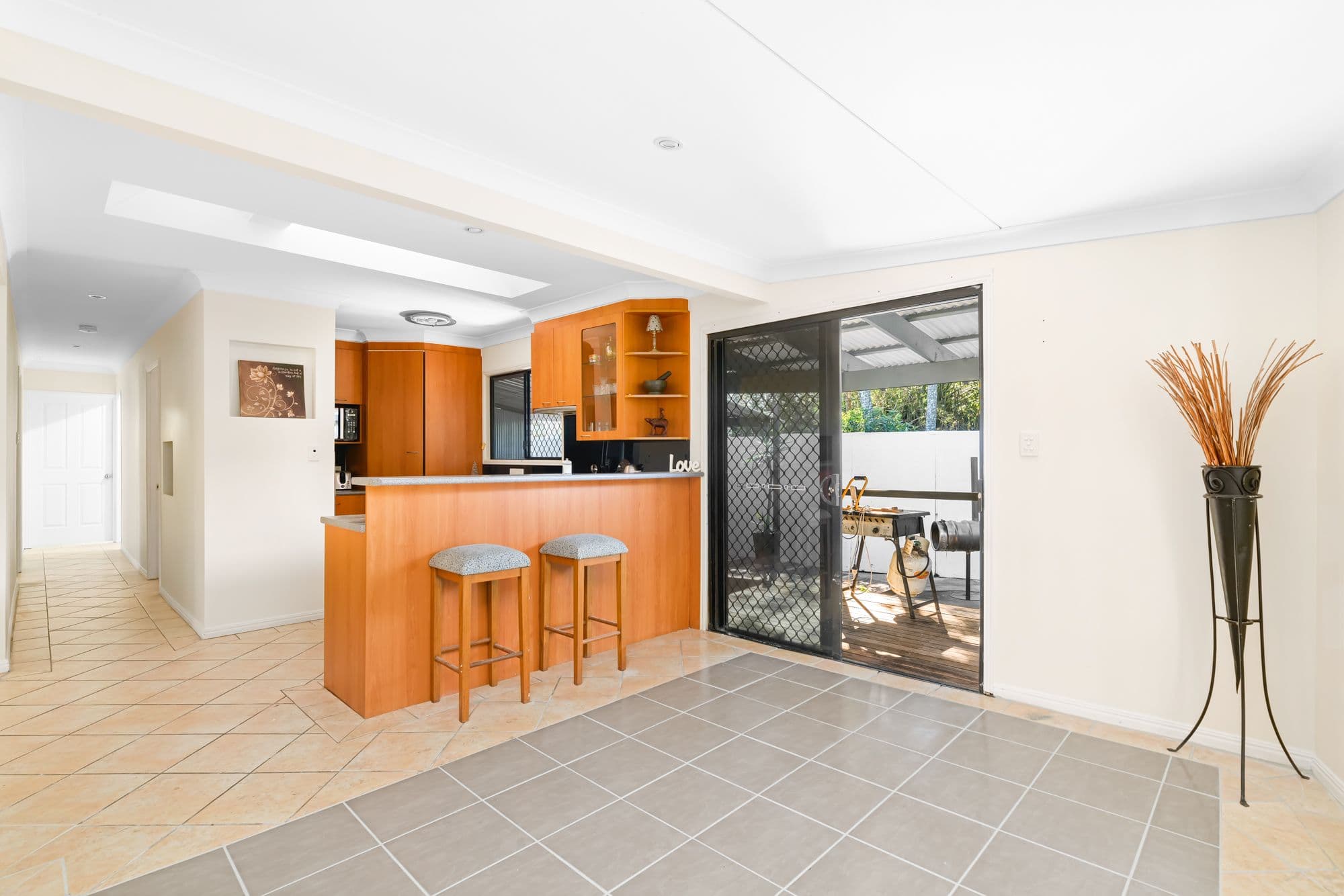27 Roscommon Road, Boondall QLD 4034, Boondall - Thumbnail 4