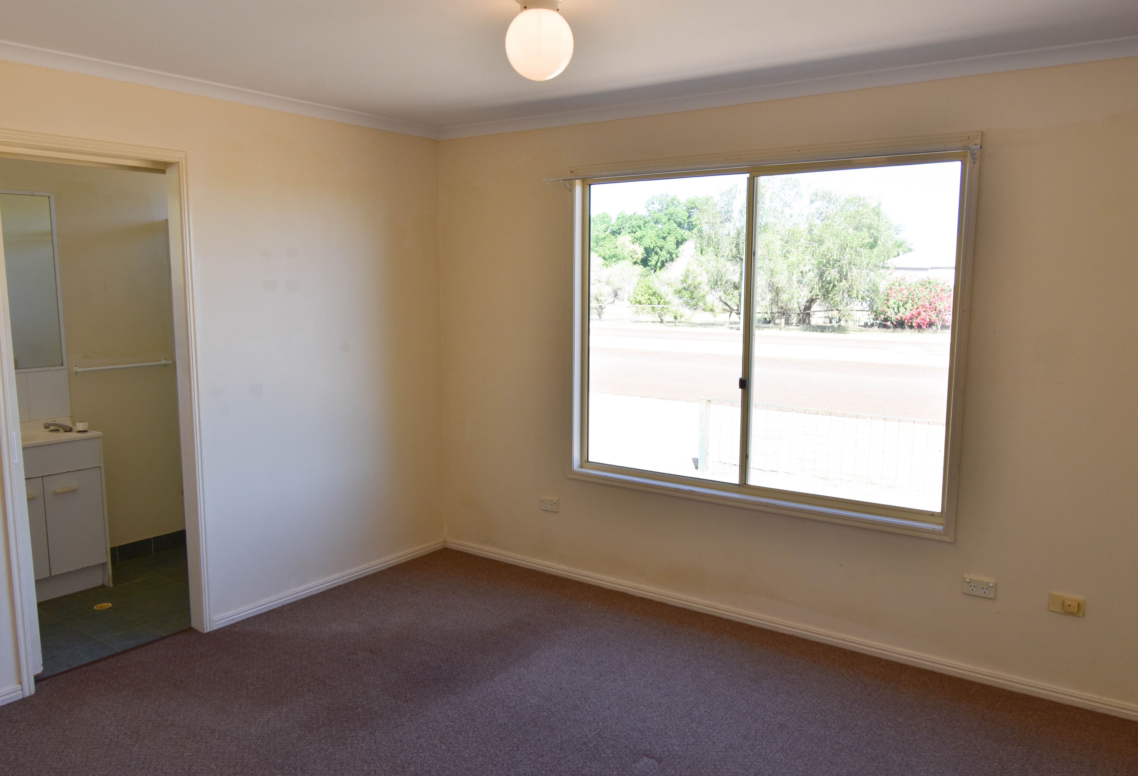 160 Wren Street, Longreach QLD 4730, Longreach - Thumbnail 4