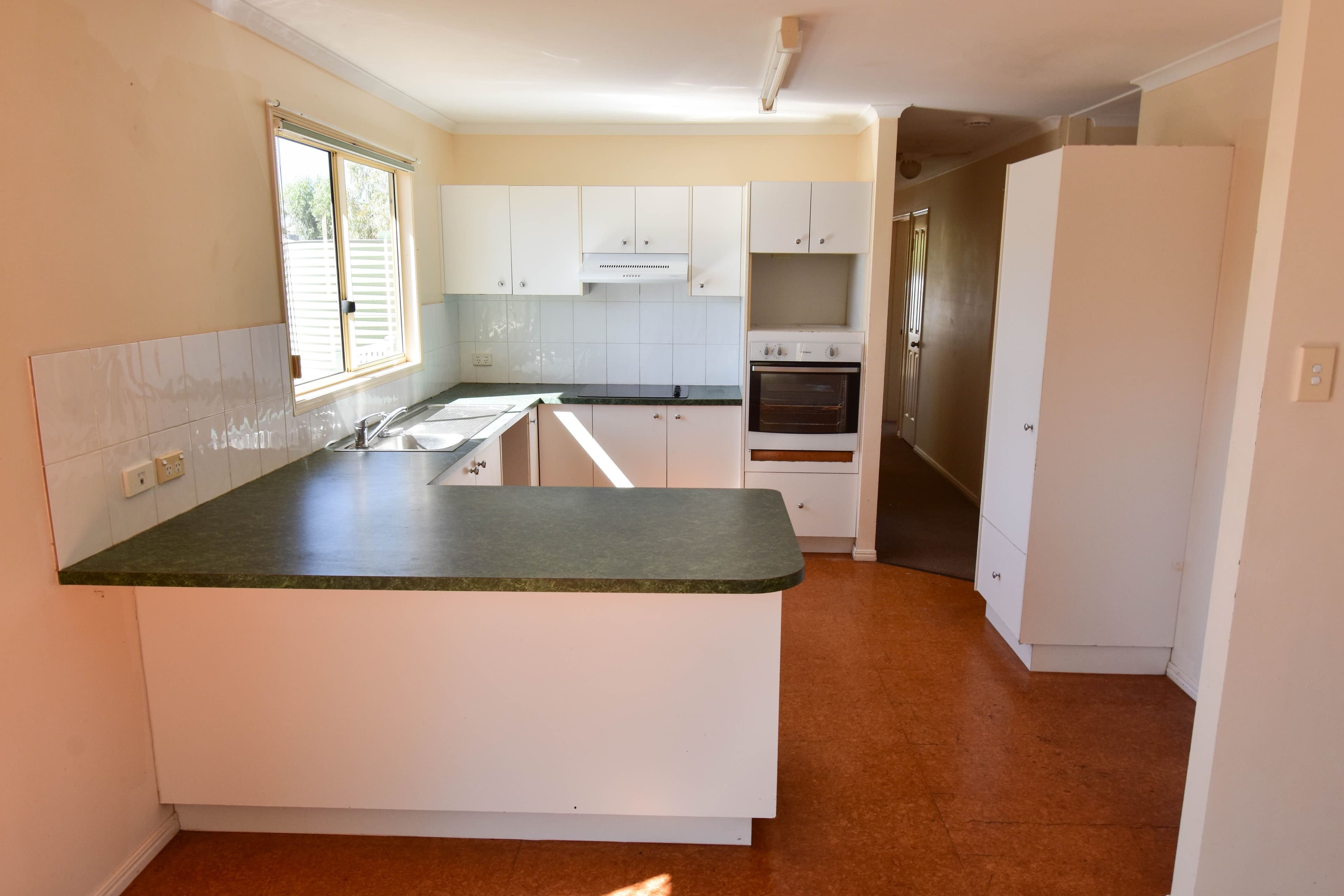 160 Wren Street, Longreach QLD 4730, Longreach - Thumbnail 5