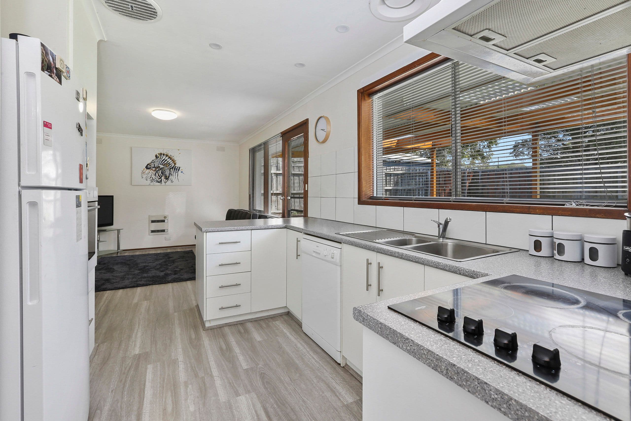 10 Cheryl Crescent, Belmont VIC 3216, Belmont - Thumbnail 2