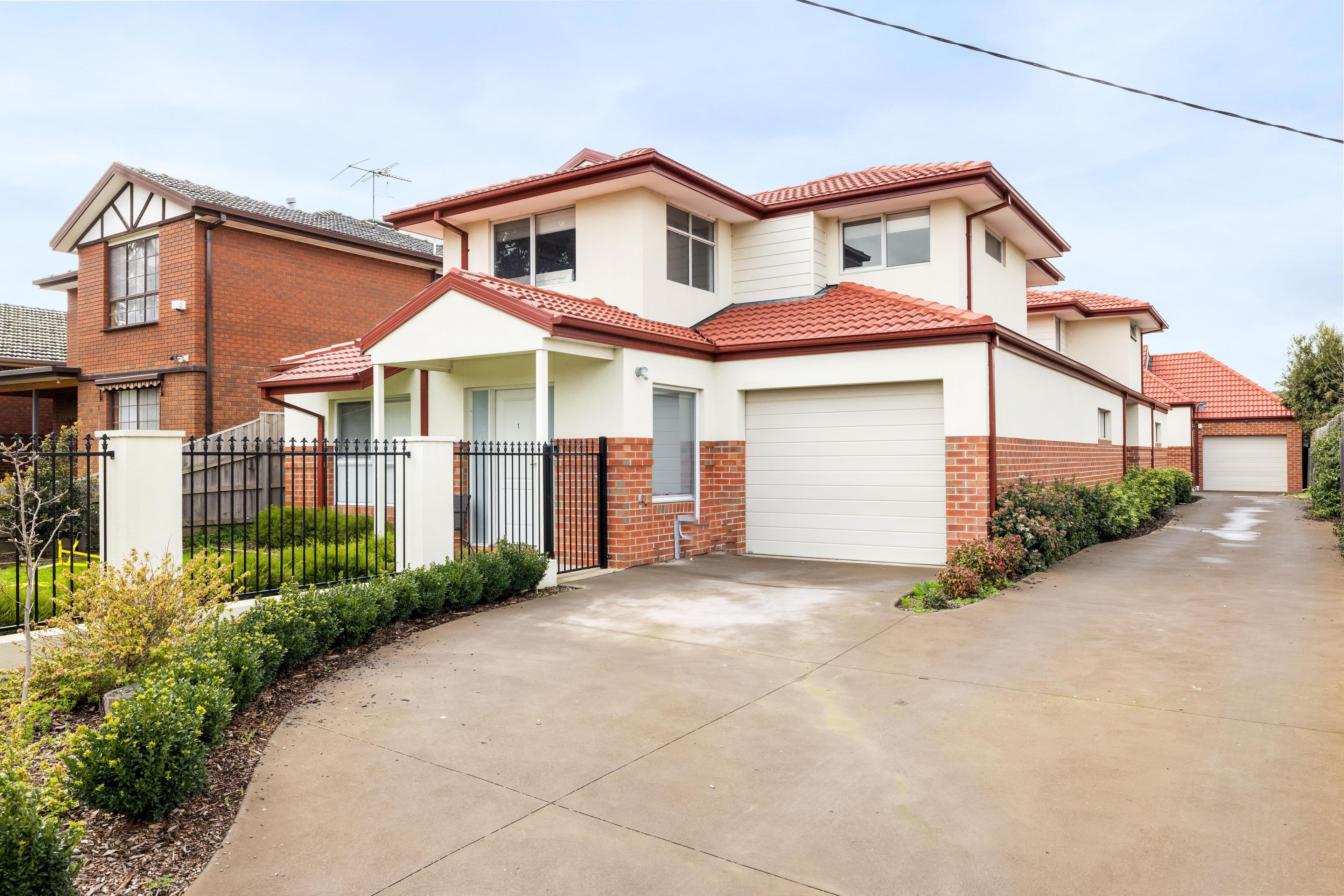16 Liston Road, Glenroy VIC 3046, Glenroy - Thumbnail 2