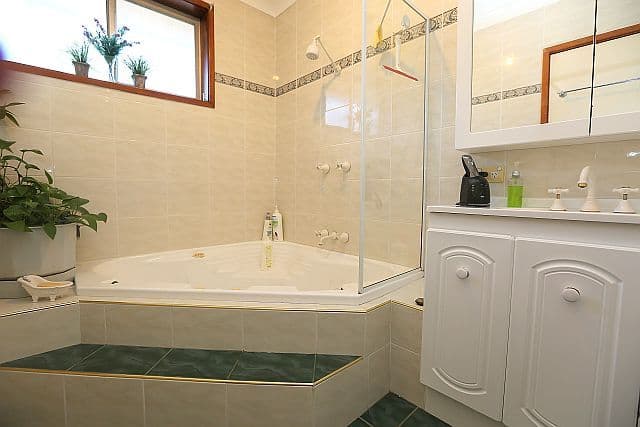 1 Arana Close, GEORGES HALL NSW 2198, Georges Hall - Thumbnail 8
