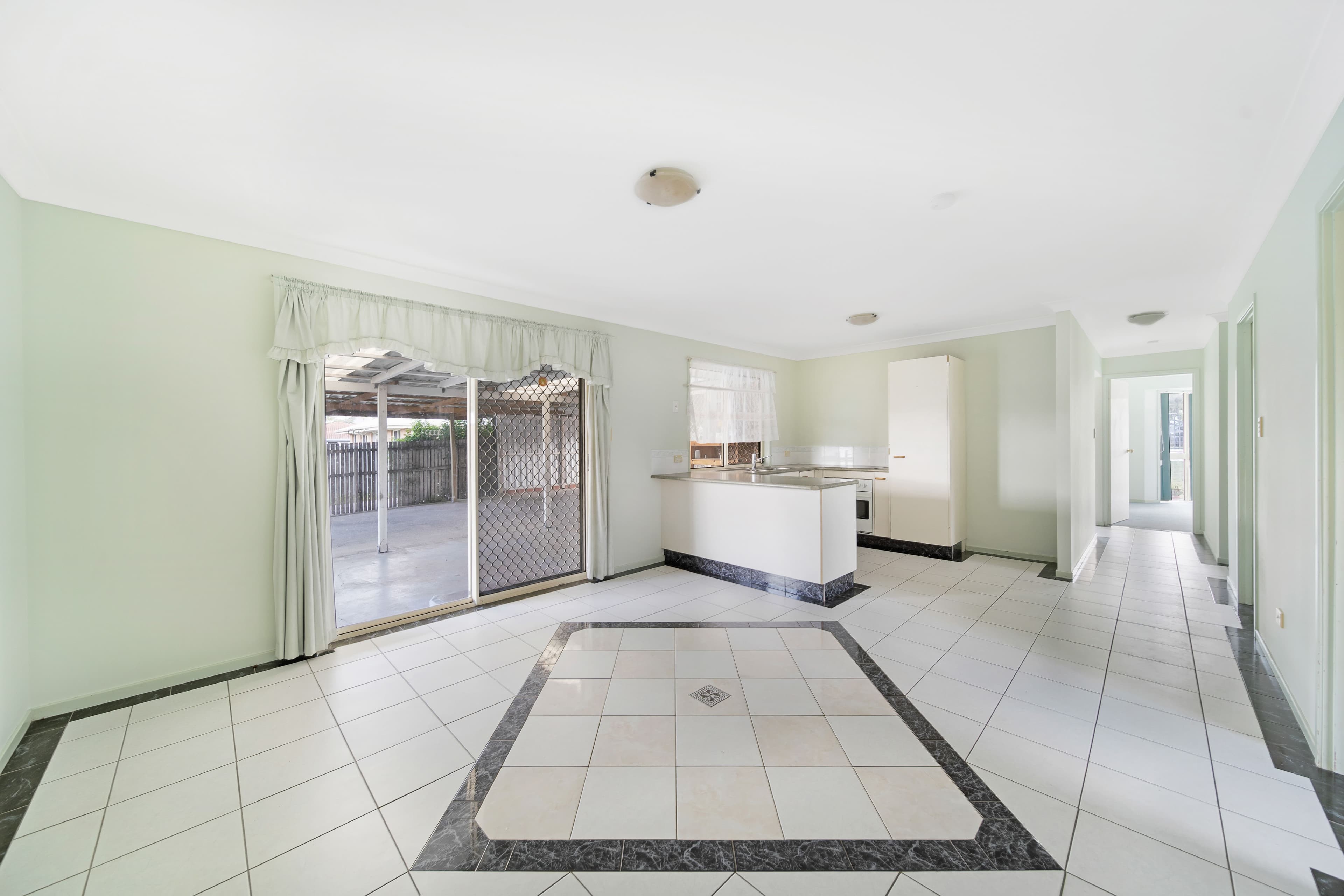 16 Lorraine Street, Crestmead QLD 4132, Crestmead - Thumbnail 5