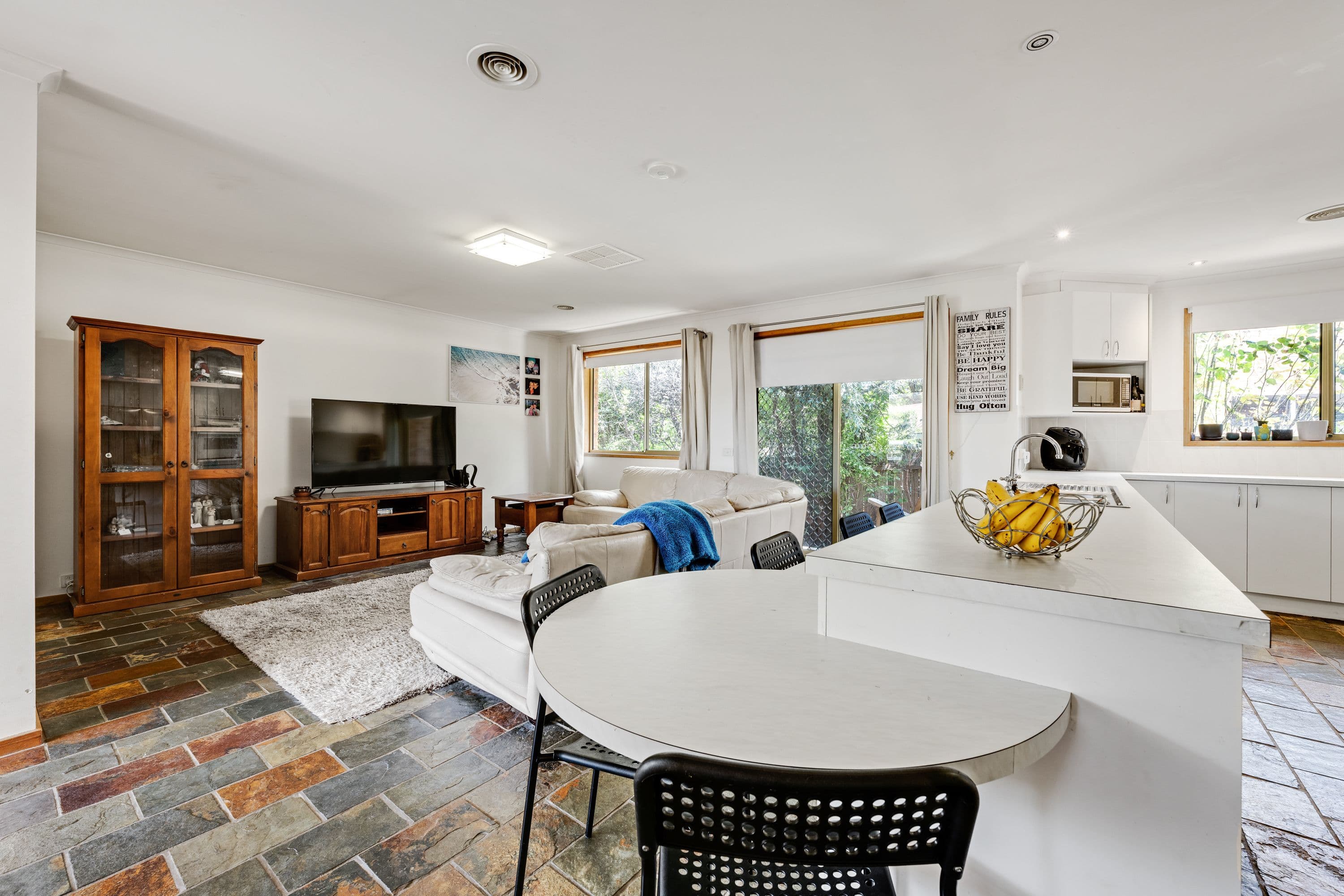 7 Flegg Crescent, Gordon ACT 2906, Gordon - Thumbnail 7
