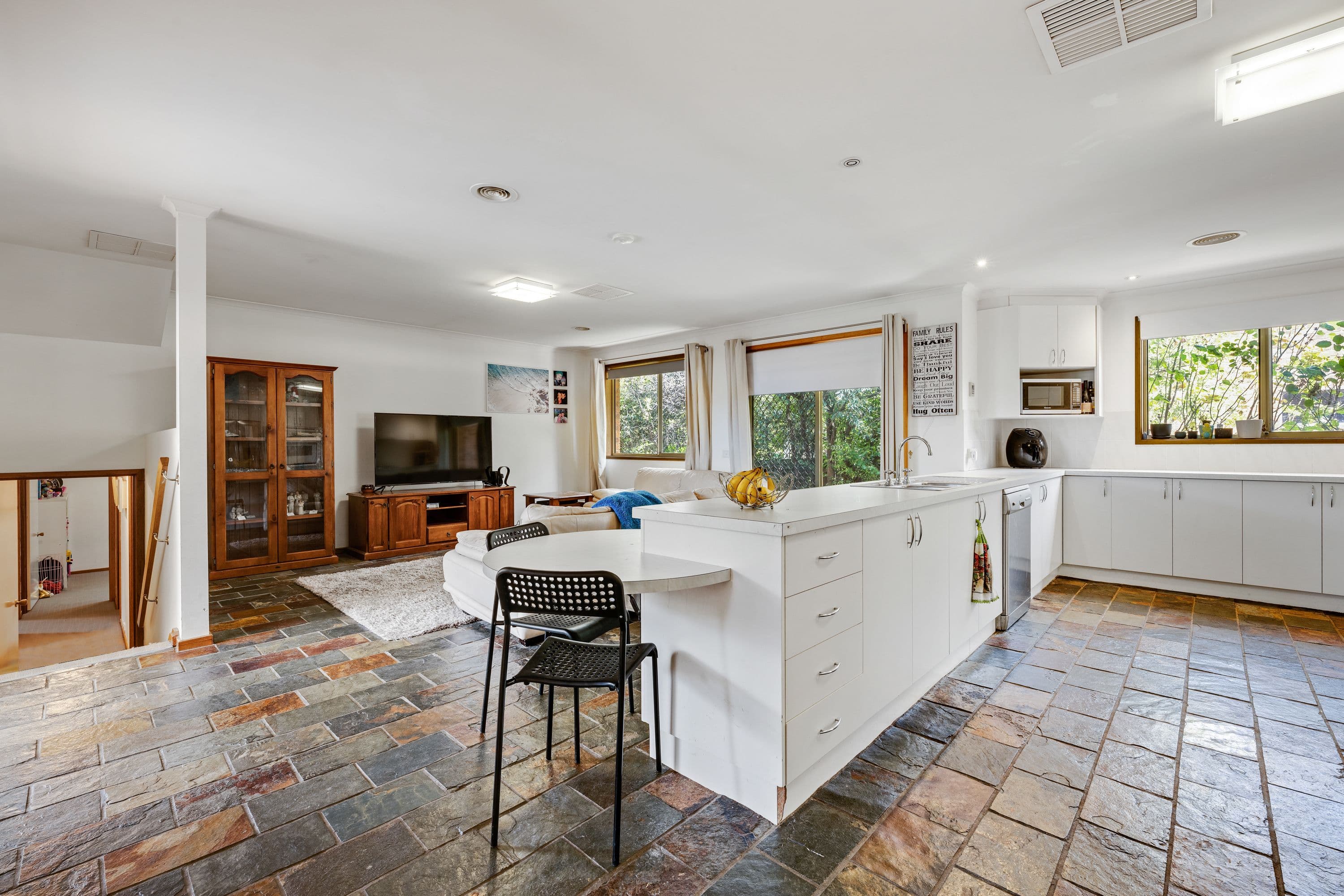 7 Flegg Crescent, Gordon ACT 2906, Gordon - Thumbnail 8