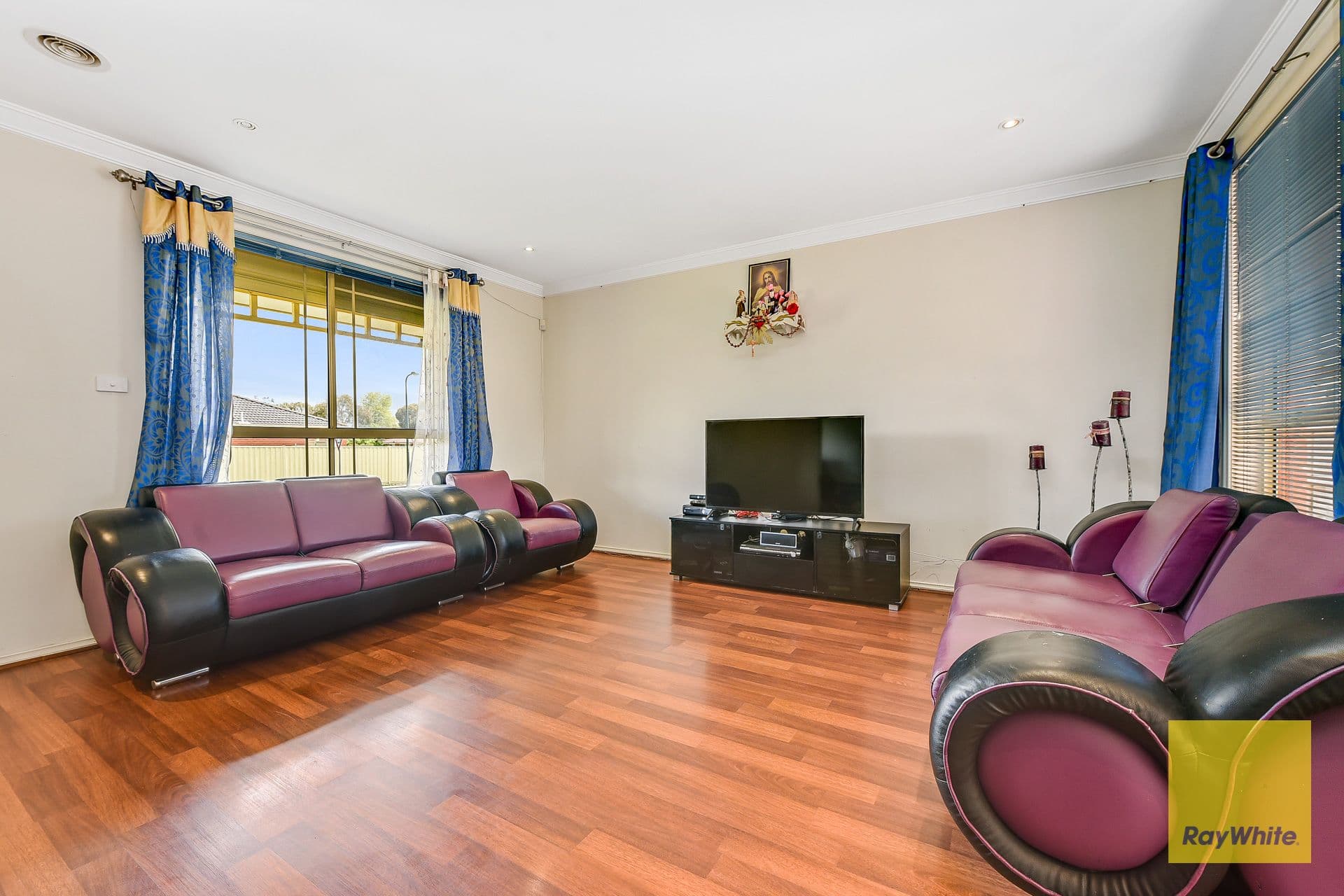 10 Horton Drive, Hampton Park VIC 3976, Hampton Park - Thumbnail 2