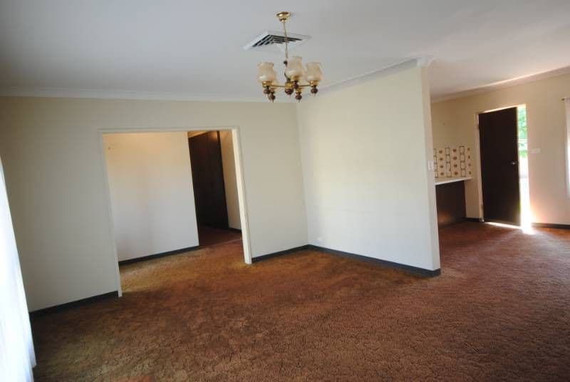 10 Foster Place, GRIFFITH NSW 2680, Griffith - Thumbnail 2