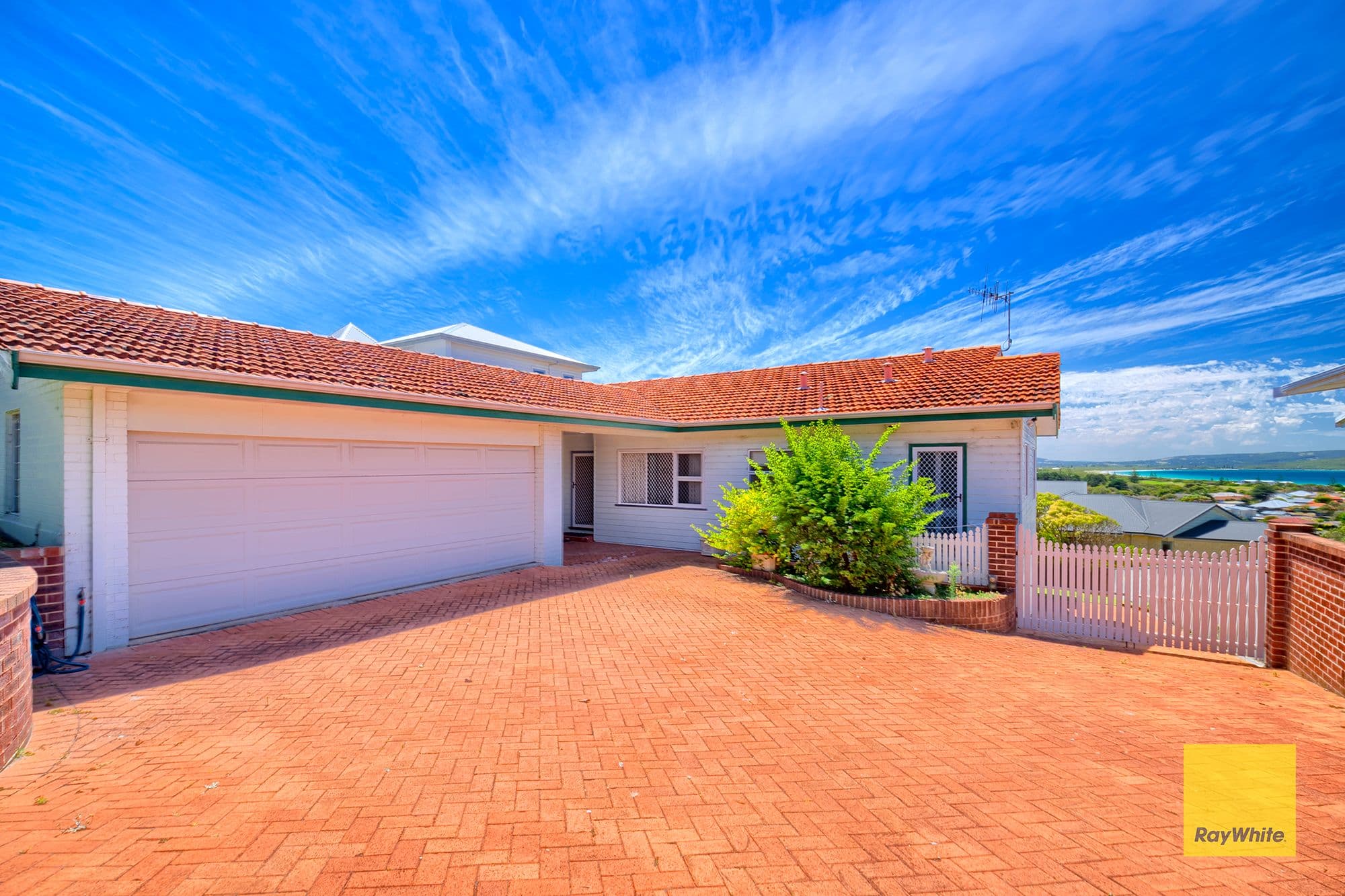 60 Wylie Crescent, Middleton Beach WA 6330, Middleton Beach - Thumbnail 3