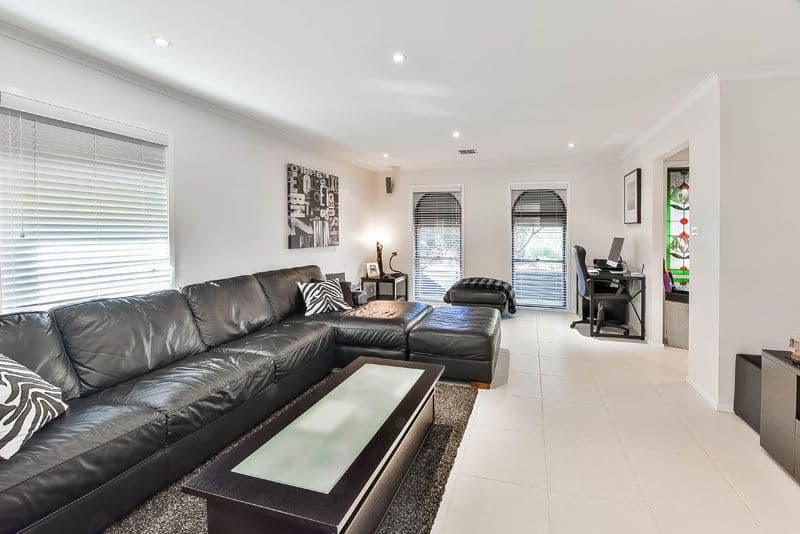 8 Oprey Close, Minto - Thumbnail 2