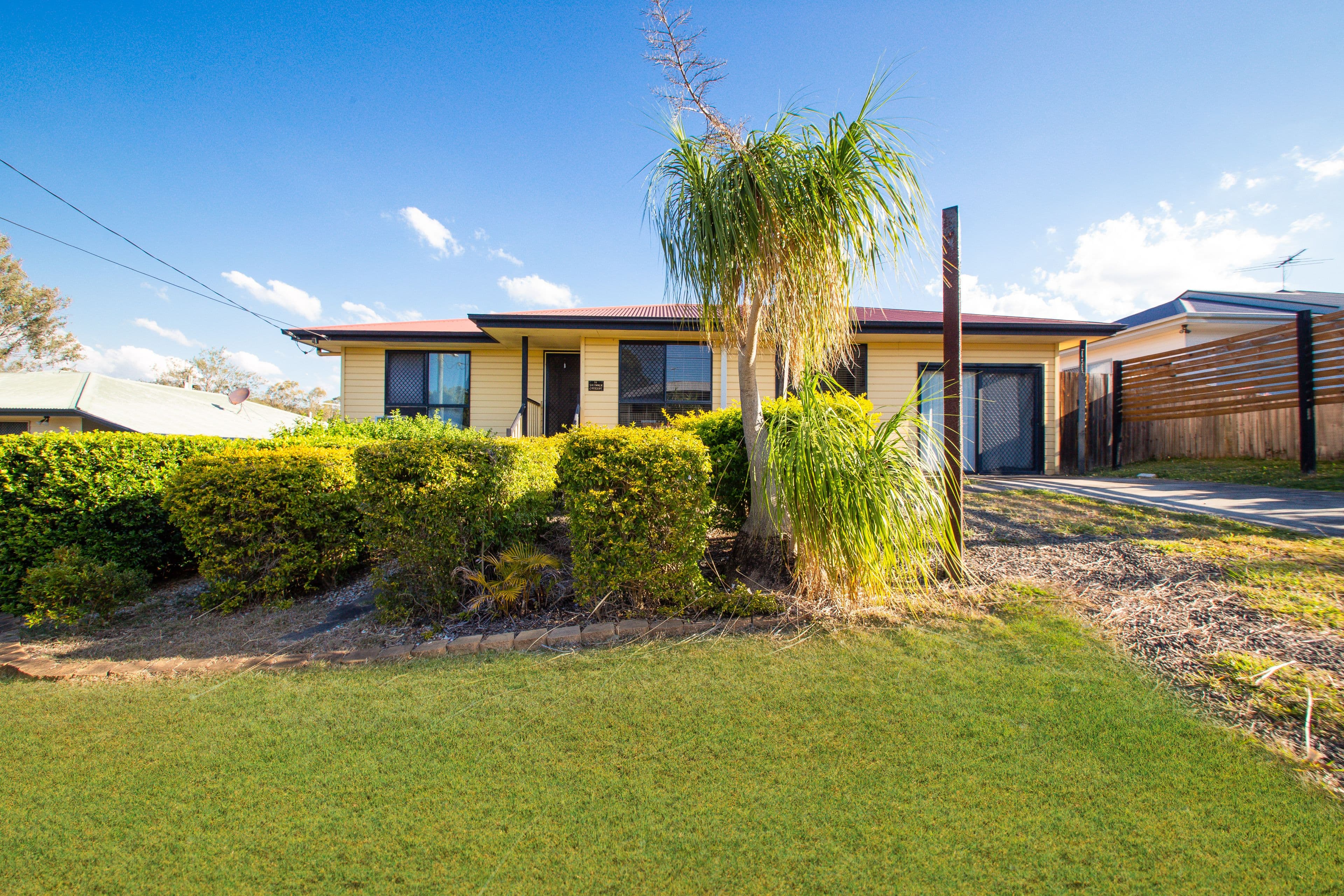 55 Skinner Crescent, Silkstone QLD 4304, Silkstone - Thumbnail 2
