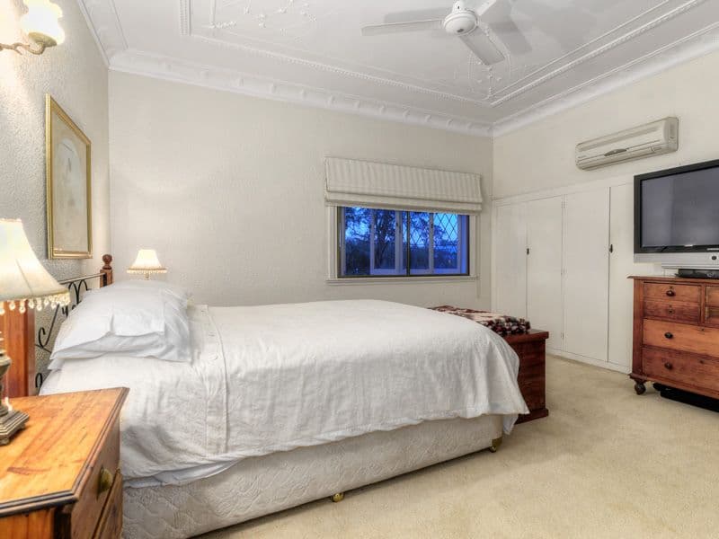 7 Domitia Avenue, Seven Hills QLD 4170, Seven Hills - Thumbnail 5