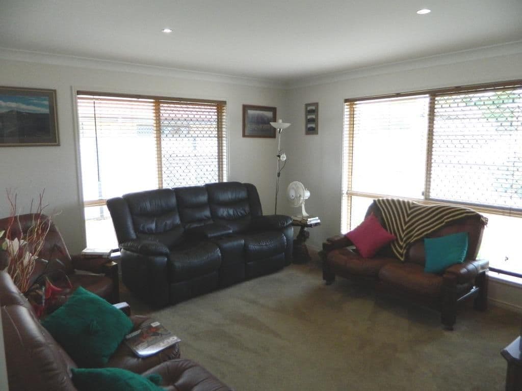 10 Poinciana Avenue, KINGAROY QLD 4610, Kingaroy - Thumbnail 2