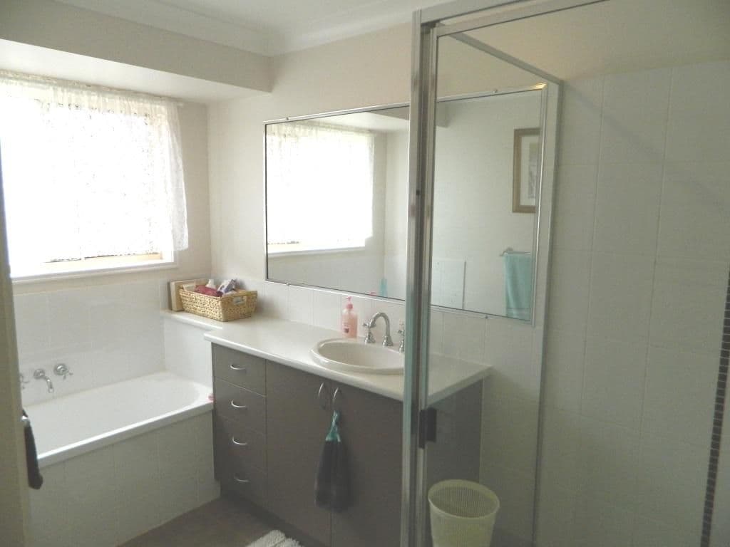 10 Poinciana Avenue, KINGAROY QLD 4610, Kingaroy - Thumbnail 8