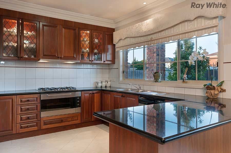 2 Strachan Close, Taylors Lakes VIC 3038, Taylors Lakes - Thumbnail 5
