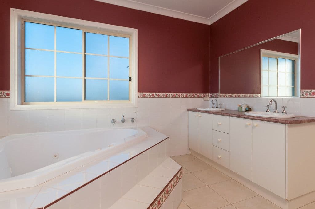 2 Strachan Close, Taylors Lakes VIC 3038, Taylors Lakes - Thumbnail 7