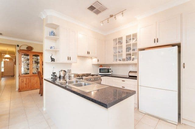 2 Brookside Court, CRAIGIEBURN VIC 3064, Craigieburn - Thumbnail 3