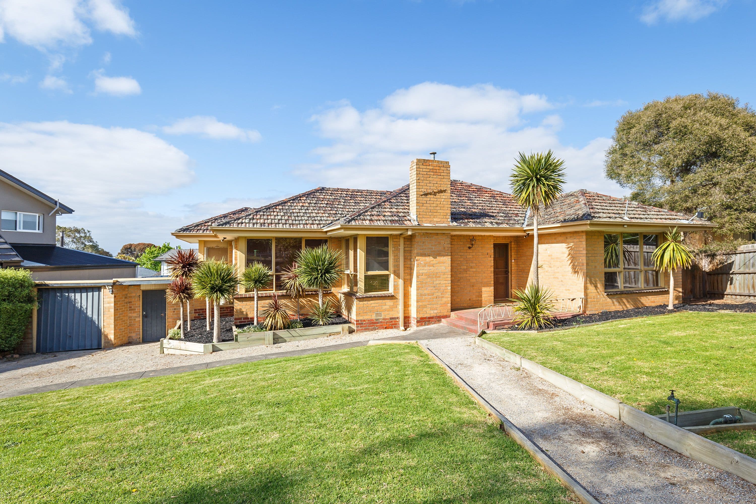 23 Lorraine Parade, Viewbank VIC 3084, Viewbank - Image 1