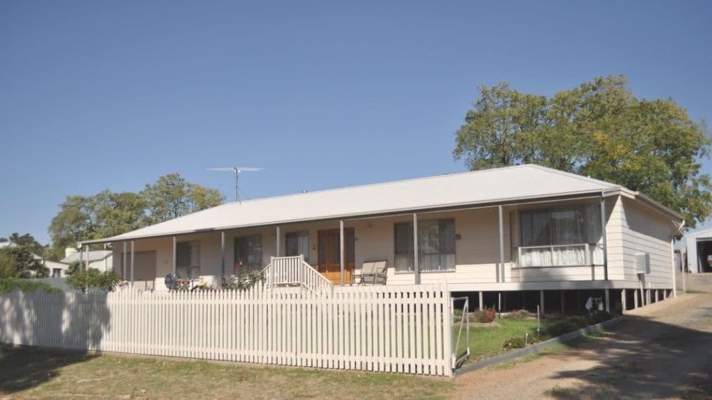 20 Hoskins Street, Wallendbeen - Image 1