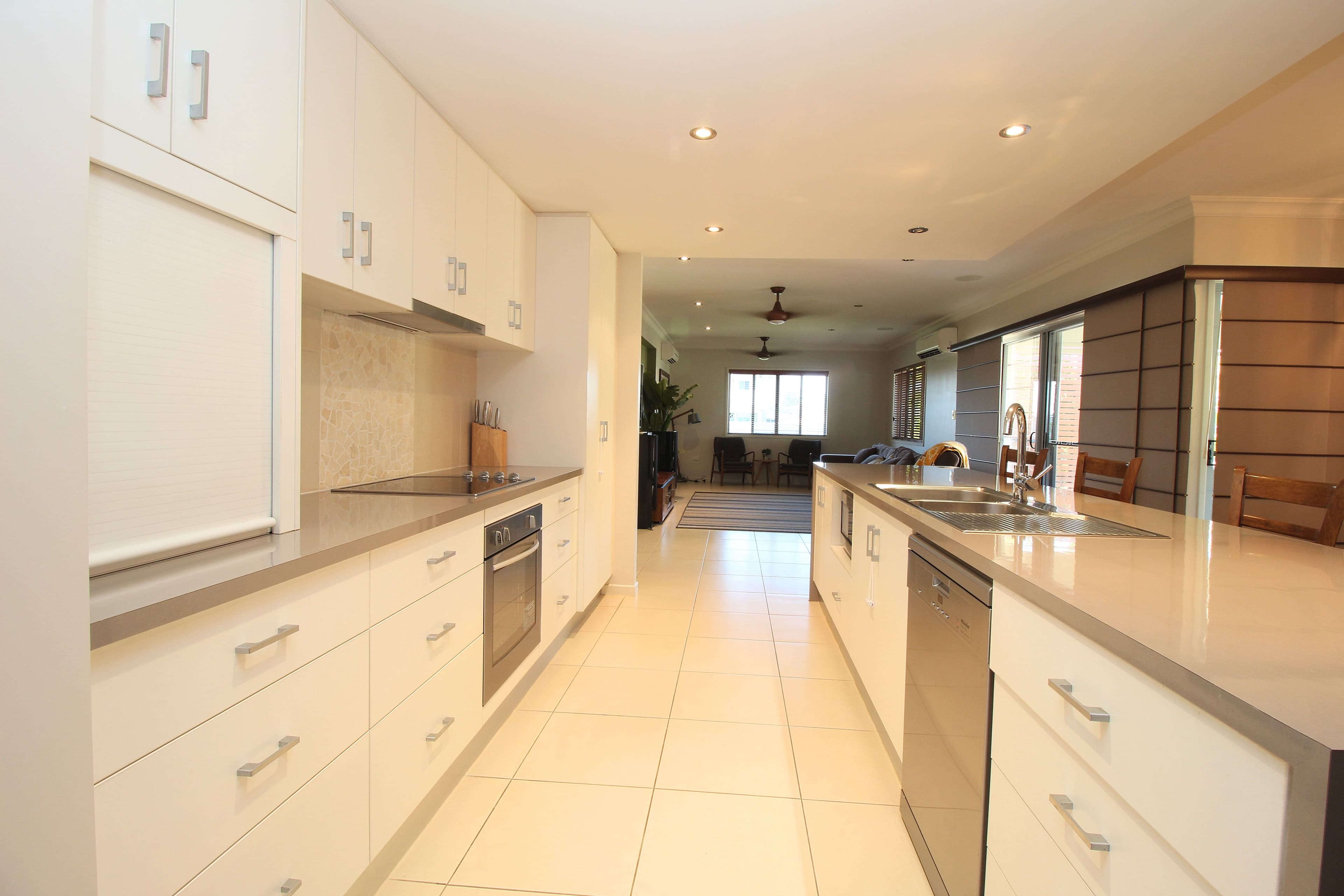 8 Morgan Place, Emerald QLD 4720, Emerald - Thumbnail 3