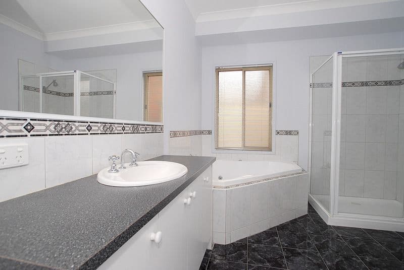 117 Thames Boulevard, WERRIBEE VIC 3030, Werribee - Thumbnail 4