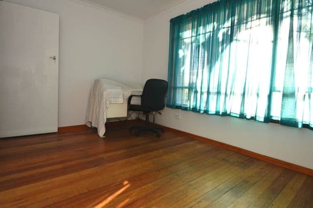 57 Pinehills Drive, GREENSBOROUGH VIC 3088, Greensborough - Thumbnail 4