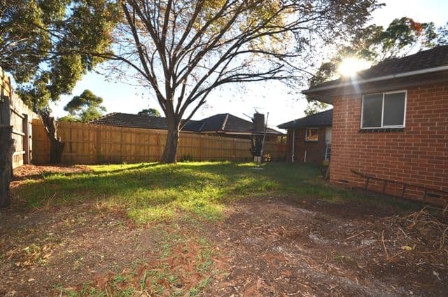 57 Pinehills Drive, GREENSBOROUGH VIC 3088, Greensborough - Thumbnail 5