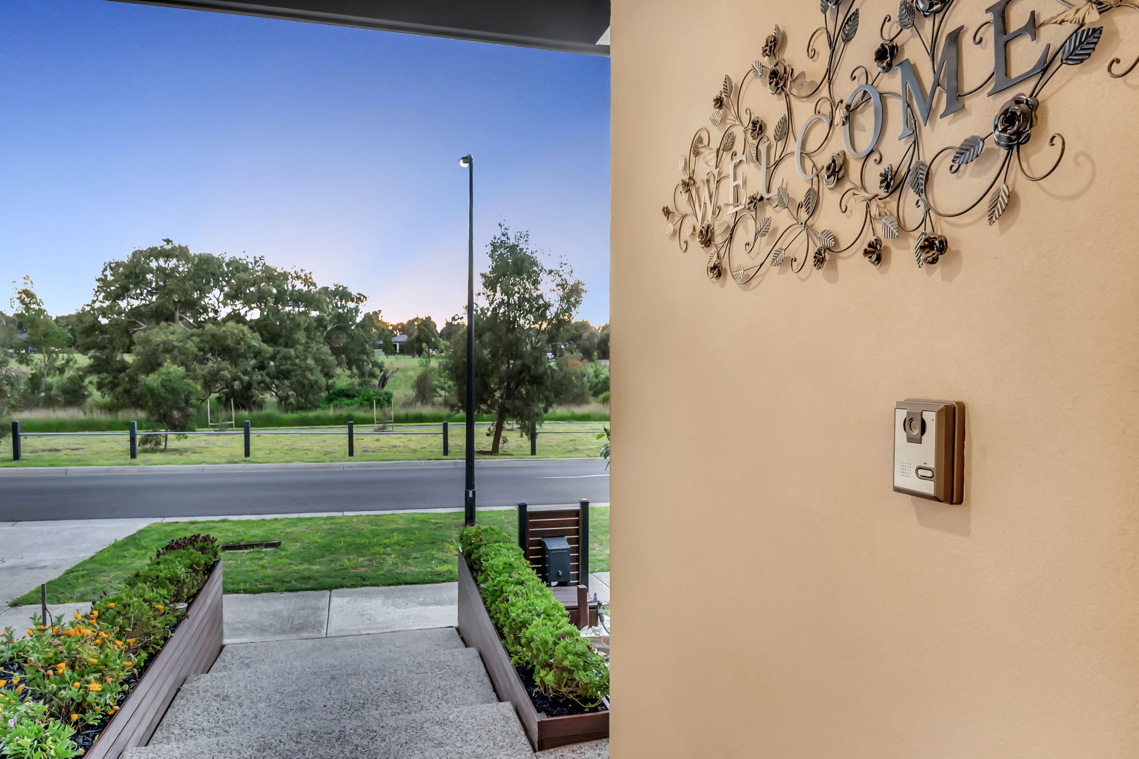 17 Escapade Boulevard, Craigieburn VIC 3064, Craigieburn - Thumbnail 4