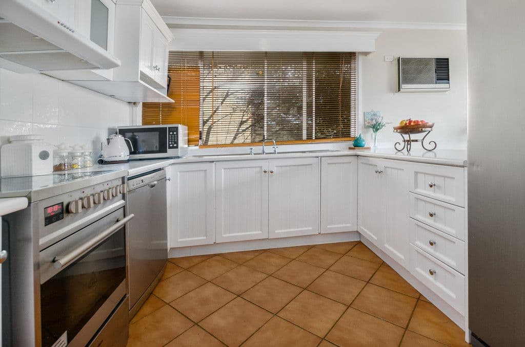 51 Thirroul Road, Kanahooka NSW 2530, Kanahooka - Thumbnail 3