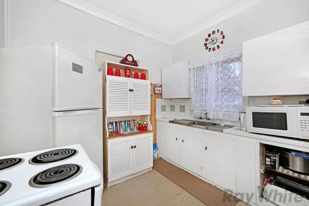 23 Cornish Avenue, Killarney Vale - Thumbnail 2