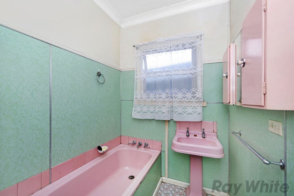 23 Cornish Avenue, Killarney Vale - Thumbnail 6