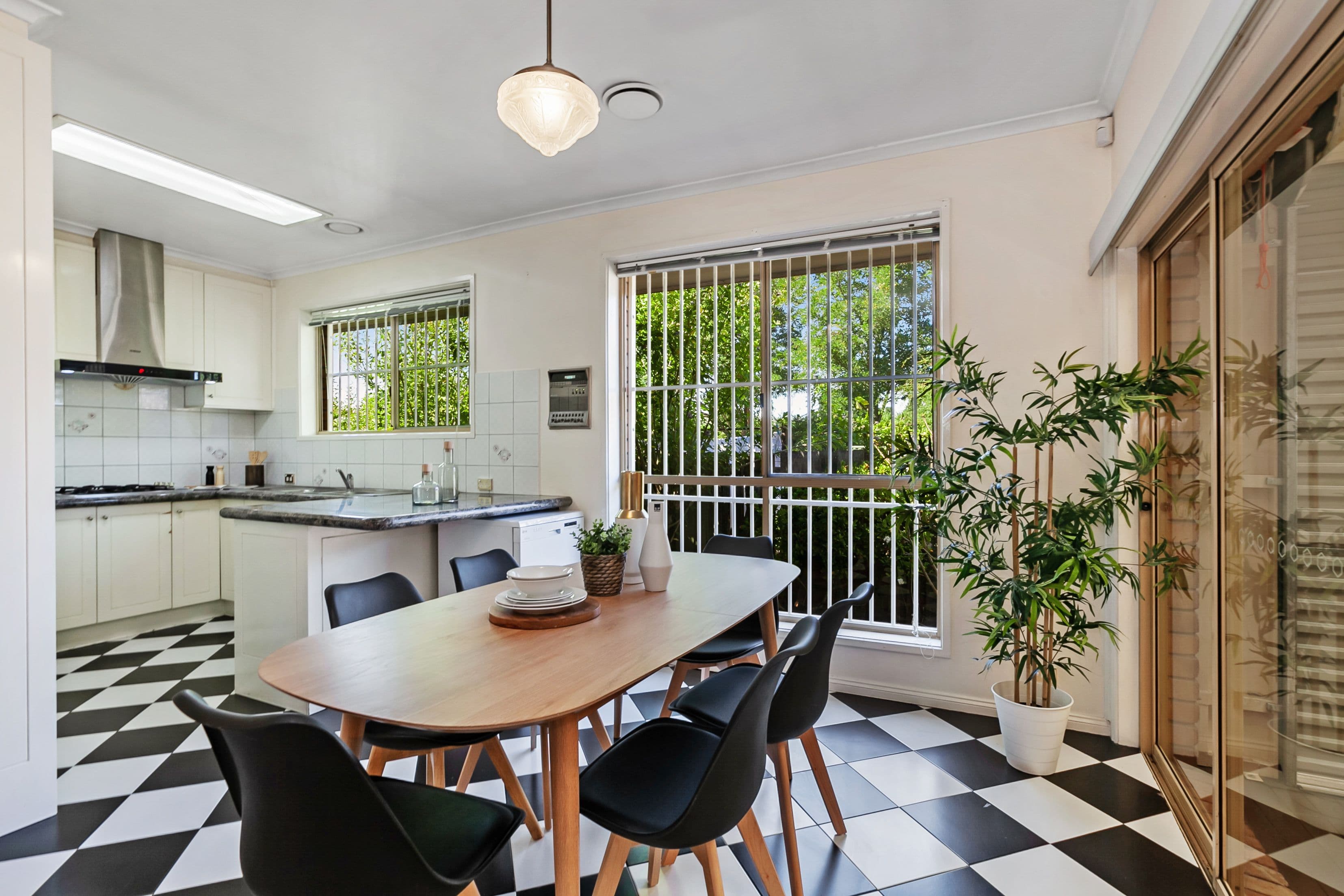 4 Honeysuckle Court, Mill Park VIC 3082, Mill Park - Thumbnail 3