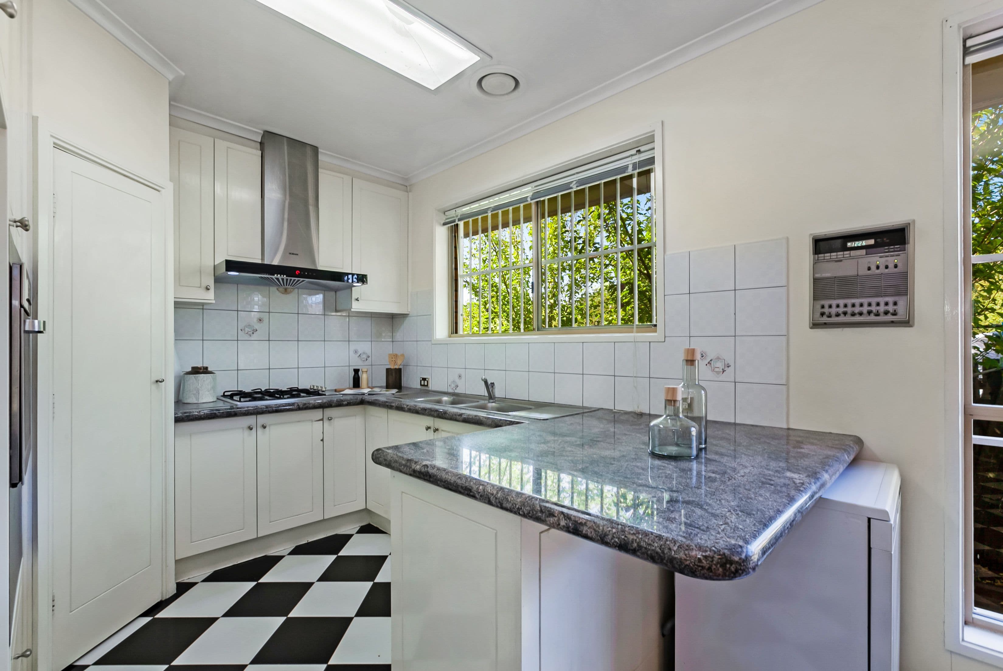 4 Honeysuckle Court, Mill Park VIC 3082, Mill Park - Thumbnail 4