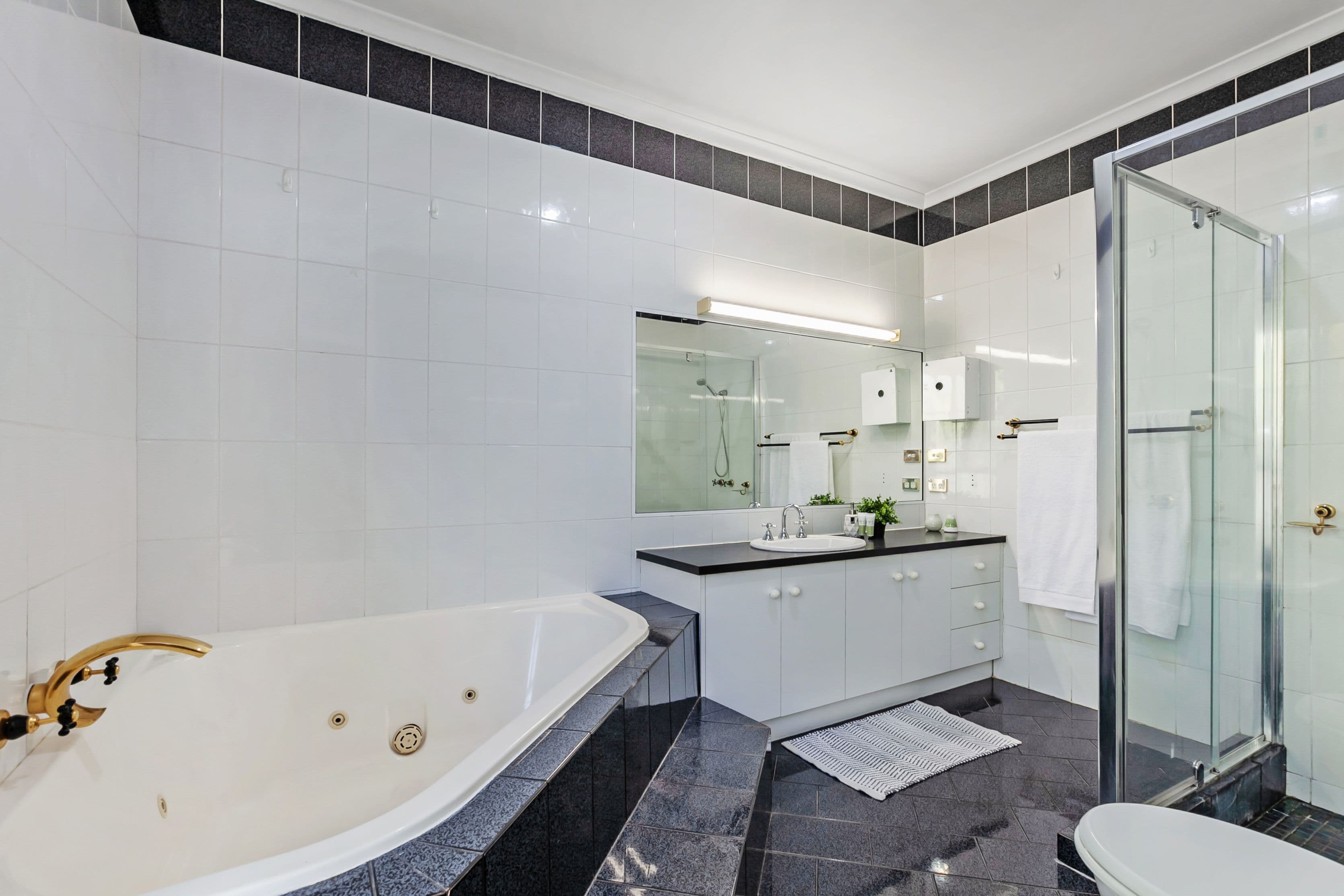 4 Honeysuckle Court, Mill Park VIC 3082, Mill Park - Thumbnail 6