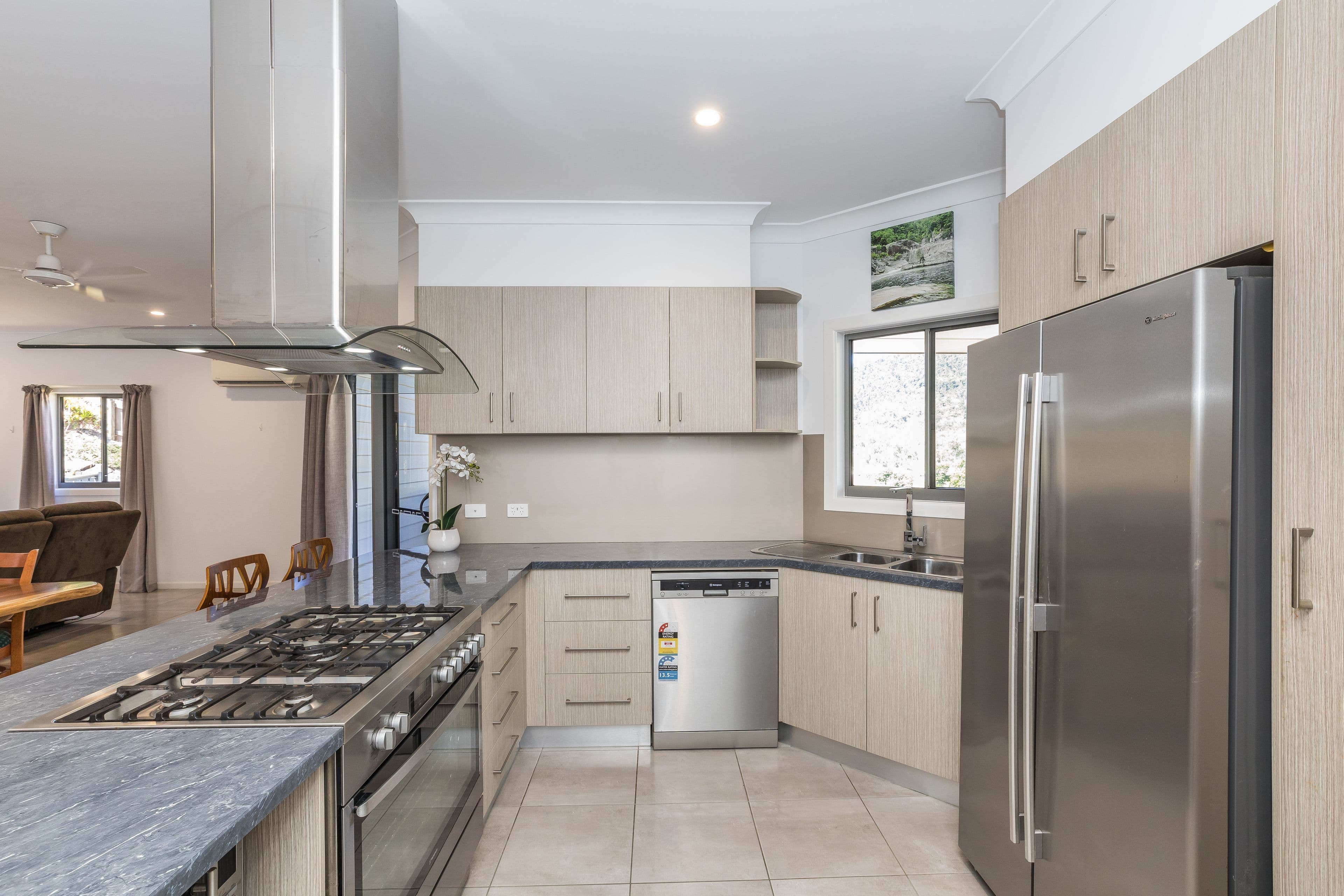 10 Scenic Ridge Drive, Cannonvale QLD 4802, Cannonvale - Thumbnail 4