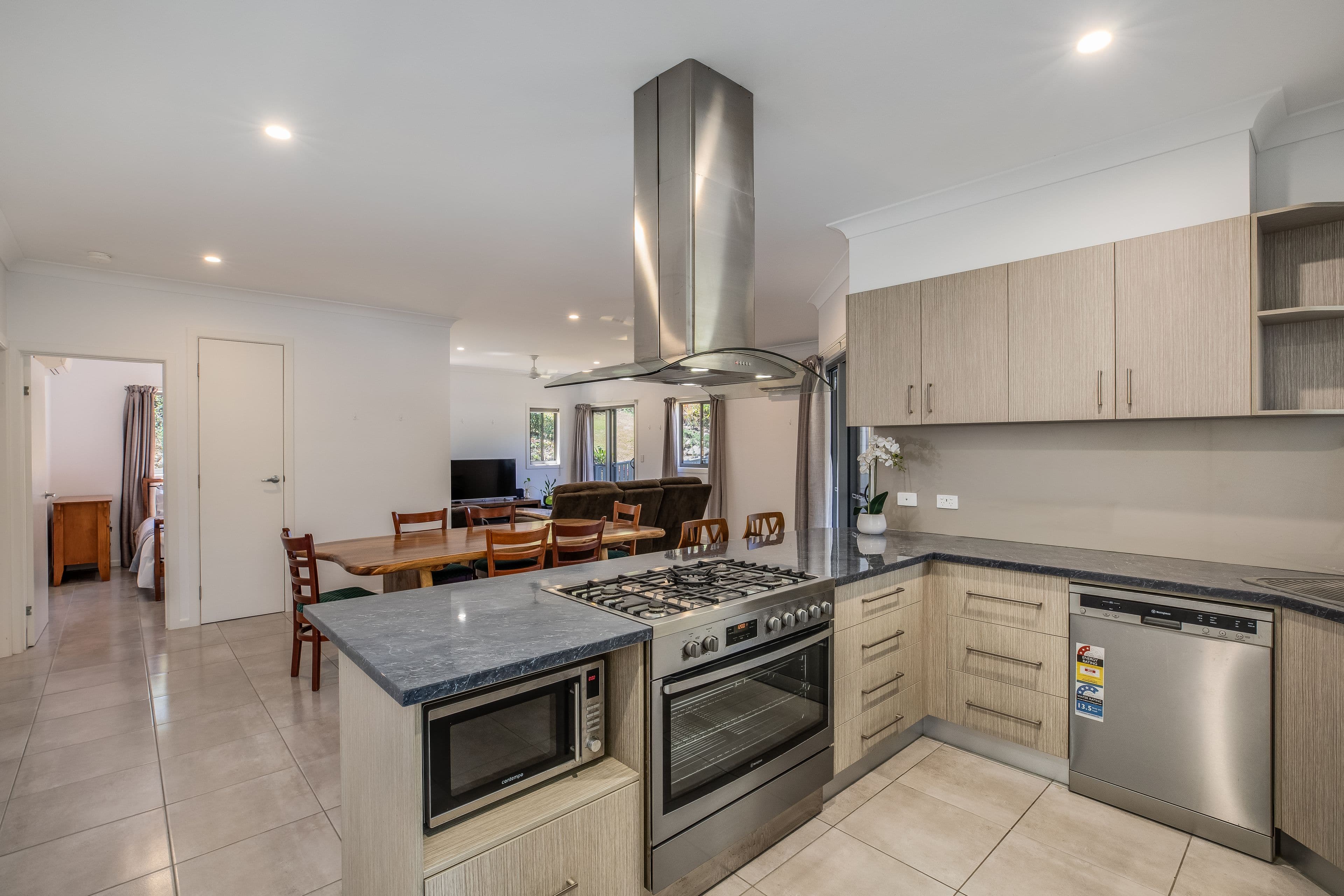 10 Scenic Ridge Drive, Cannonvale QLD 4802, Cannonvale - Thumbnail 5