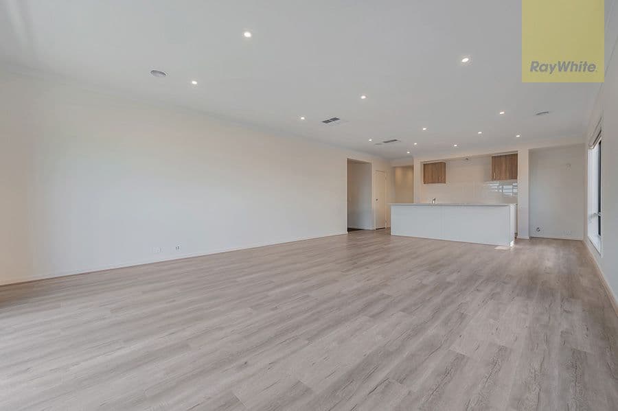 11 Angove Street, CRAIGIEBURN VIC 3064, Craigieburn - Thumbnail 3