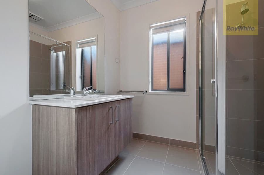 11 Angove Street, CRAIGIEBURN VIC 3064, Craigieburn - Thumbnail 7
