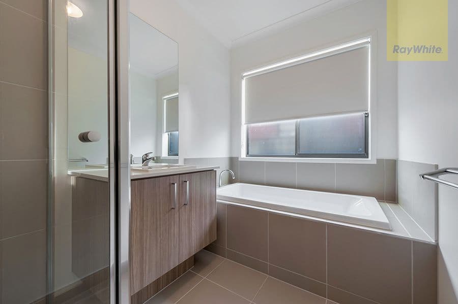 11 Angove Street, CRAIGIEBURN VIC 3064, Craigieburn - Thumbnail 8