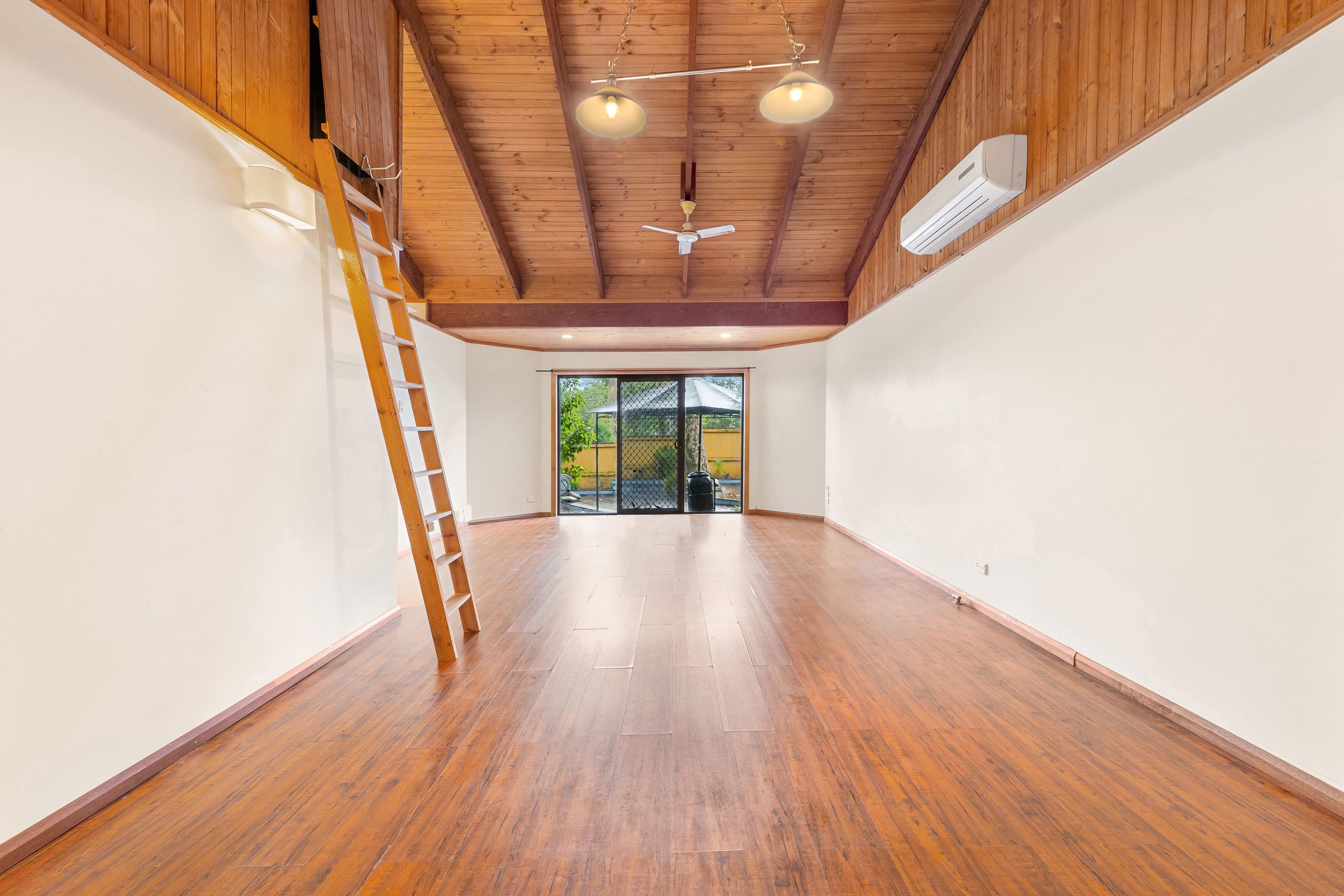9 Elaine Avenue, Berkeley Vale NSW 2261, Berkeley Vale - Image 1