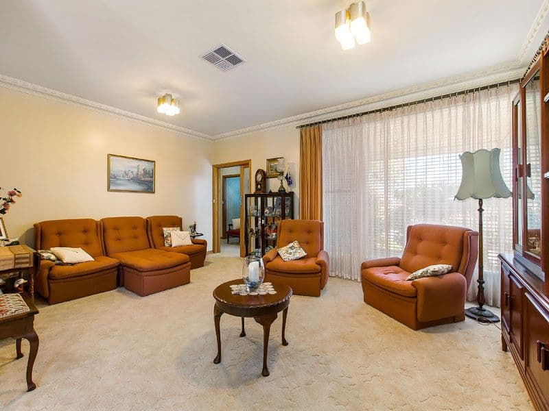 21 Kenjulie Drive, BENTLEIGH EAST VIC 3165, Bentleigh East - Thumbnail 3