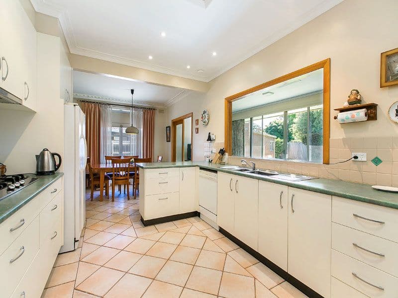 21 Kenjulie Drive, BENTLEIGH EAST VIC 3165, Bentleigh East - Thumbnail 5