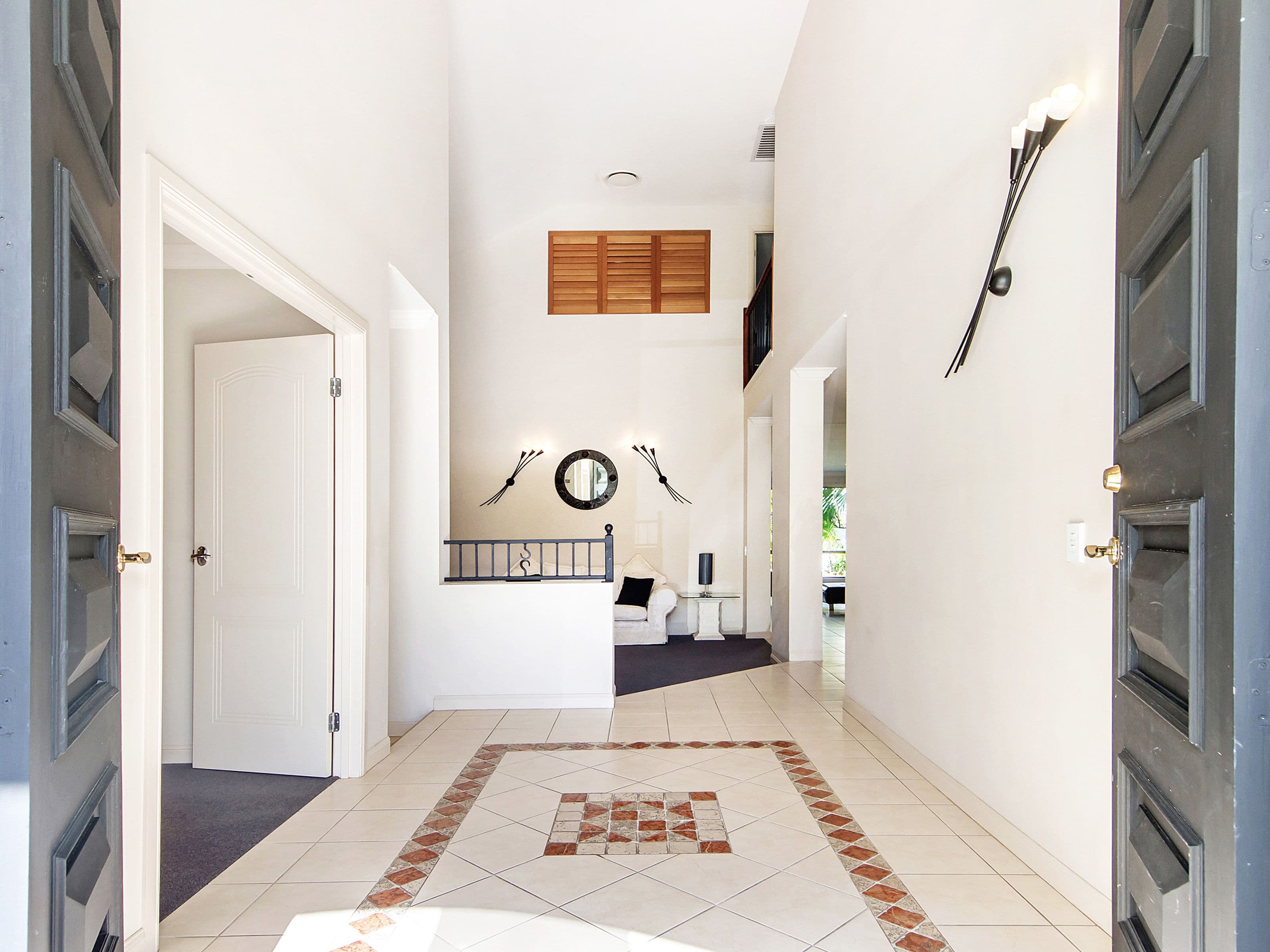 2 Selsey Court, Arundel QLD 4214, Arundel - Thumbnail 2